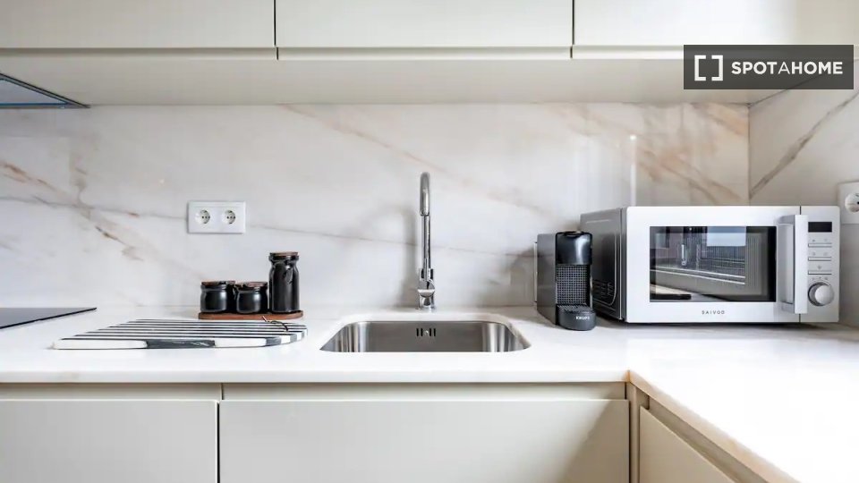 Apartment Porto, 1 bed, 56m² — photo 17