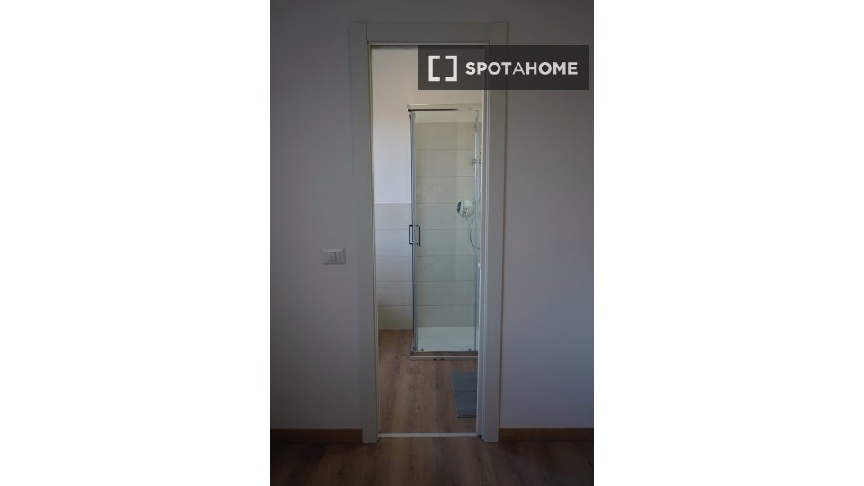 Double room Rome, 3 beds, 100m² — photo 15