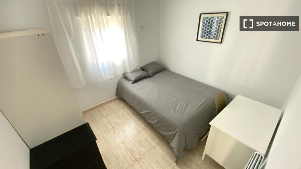 Double room Madrid, 4 beds — photo 8