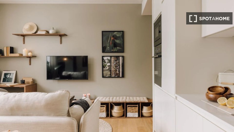 Apartment Lisbon, 1 bed — photo 13