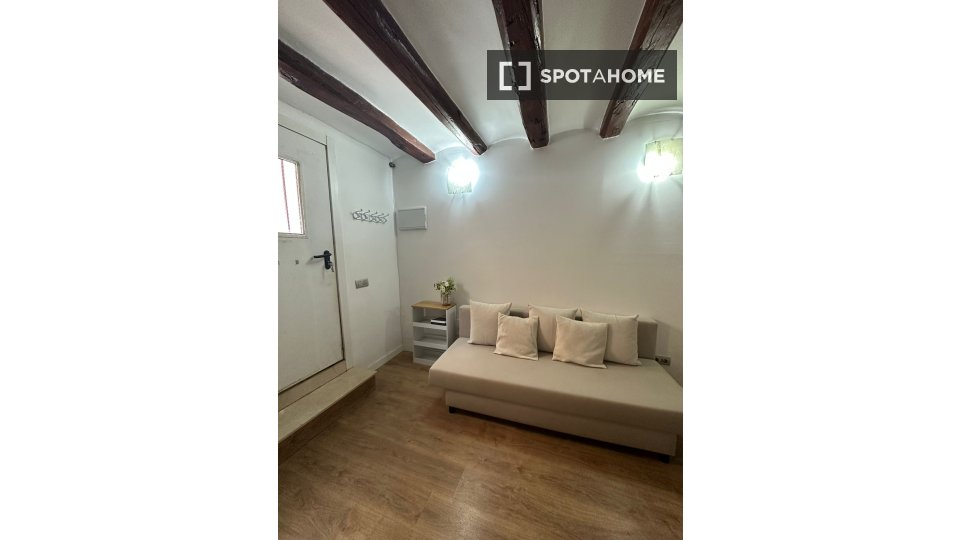 Apartment Barcelona, 1 bed, 35m² — photo 5
