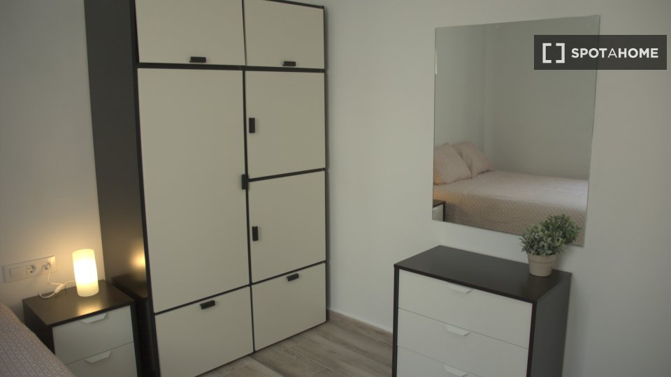 Double room Madrid, 4 beds — photo 8