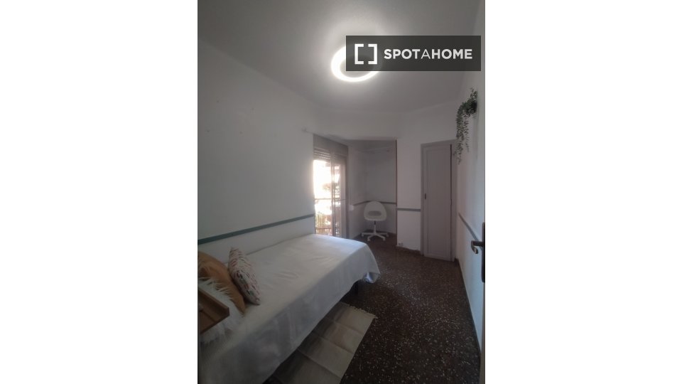 Double room Valencia, 4 beds, 75m² — photo 10