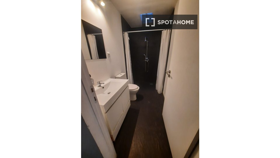Double room Lisbon, 5 beds — photo 19
