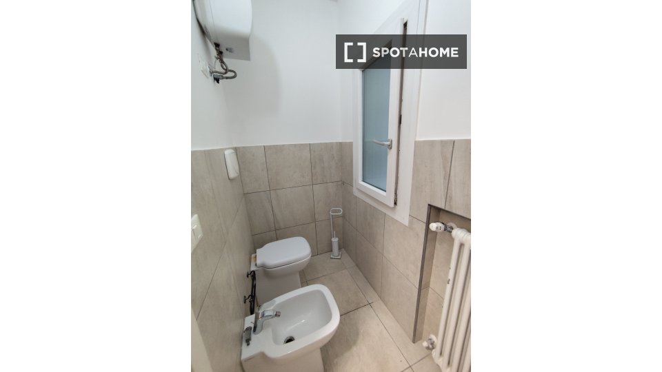 Double room Bologna, 10 beds, 232m² — photo 17