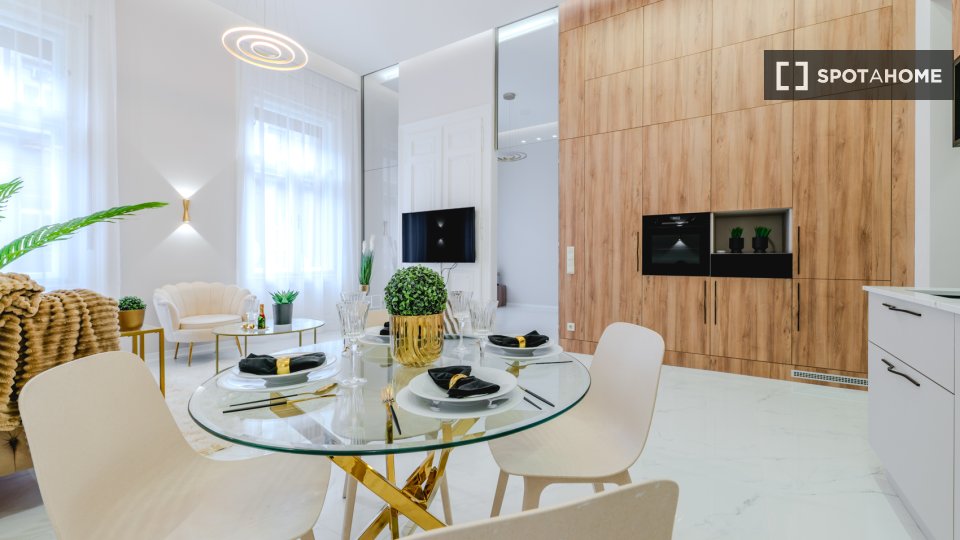 Apartment Budapest, 2 beds, 90m² — photo 8