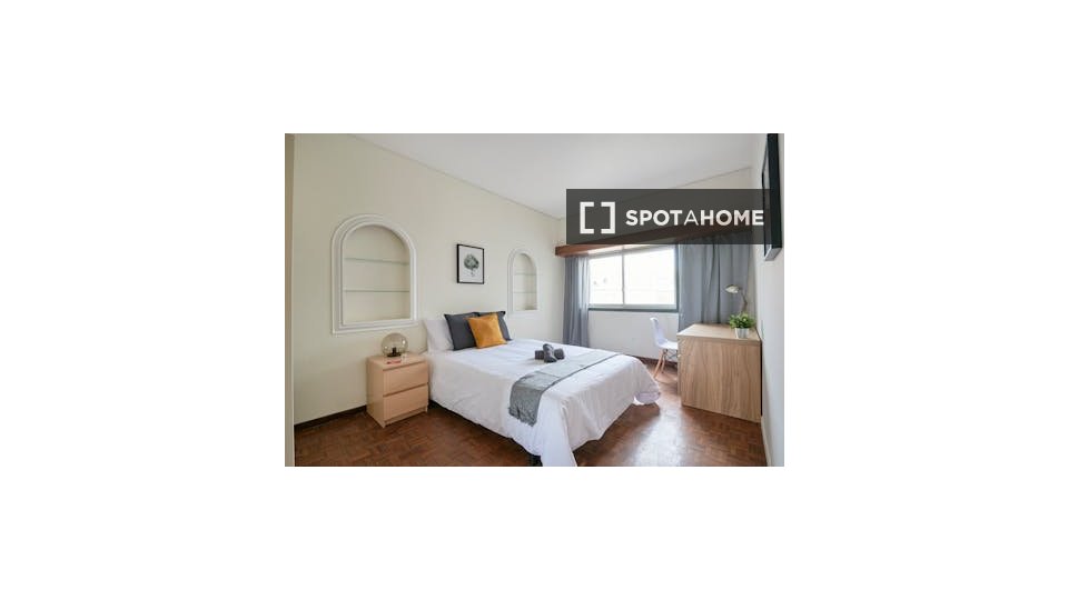 Double room Lisbon, 6 beds — photo 4