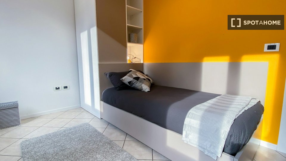 Double room Trento, 2 beds — photo 11