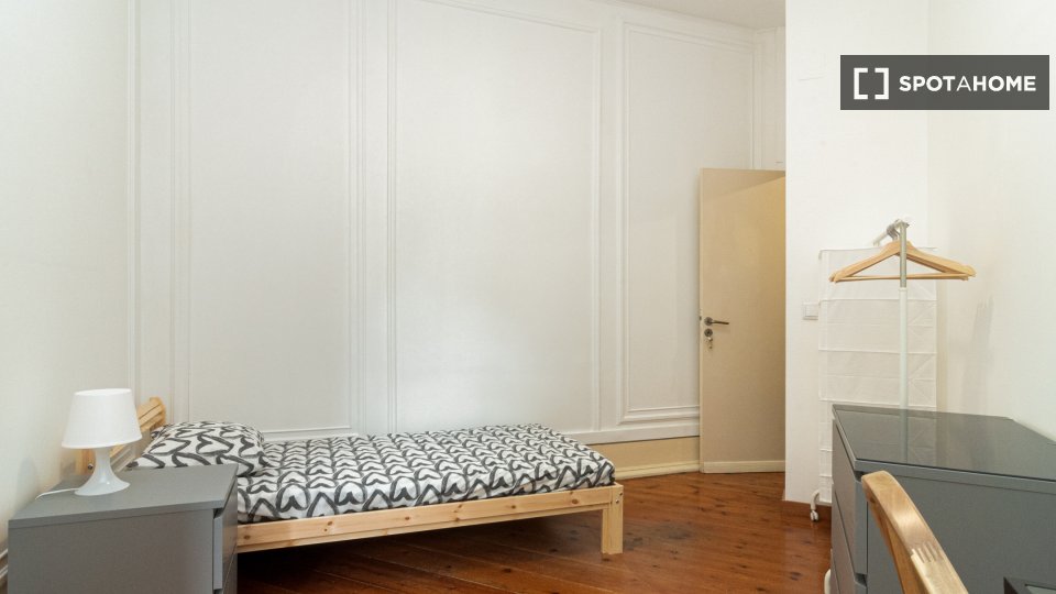 Double room Lisbon, 11 beds — photo 18
