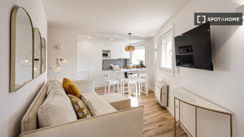 Apartment Lisbon, 2 beds, 70m² — photo 6