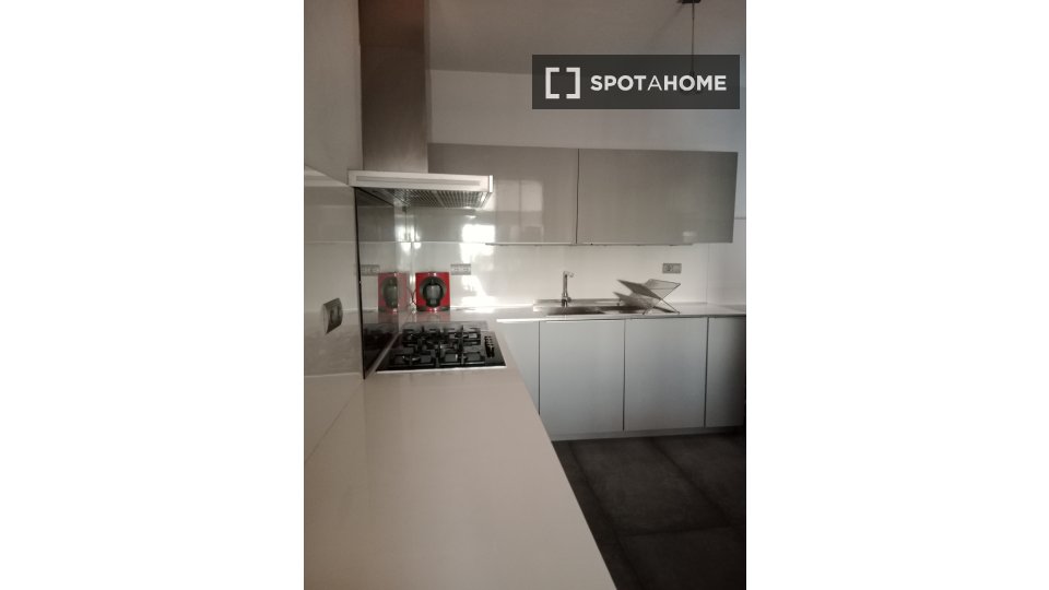 Double room Valencia, 3 beds, 135m² — photo 1