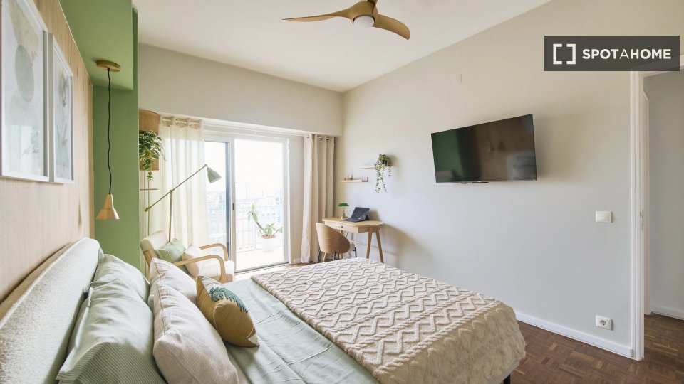 Double room Lisbon, 9 beds — photo 12