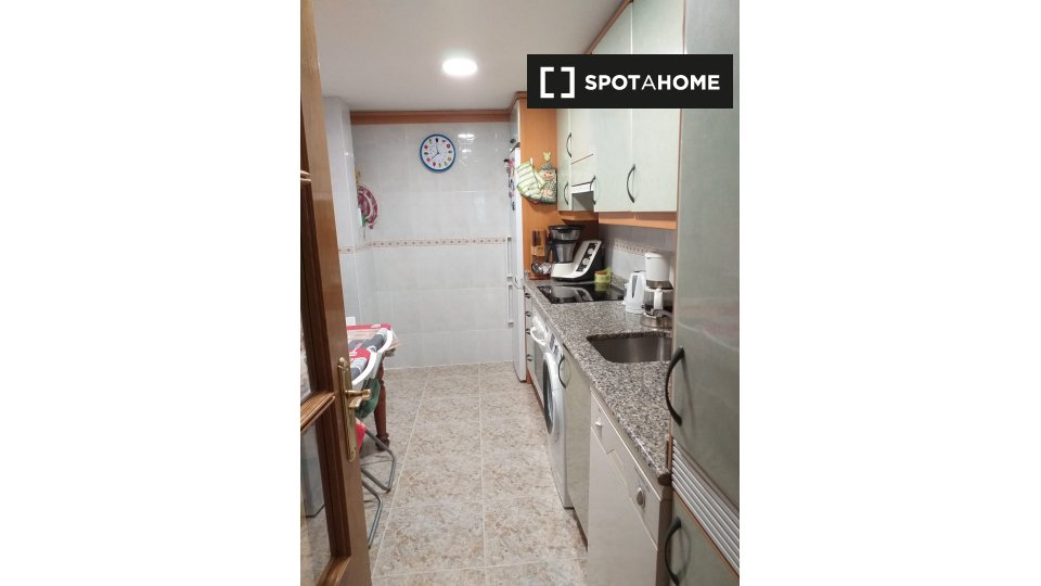 Double room Madrid, 2 beds — photo 9