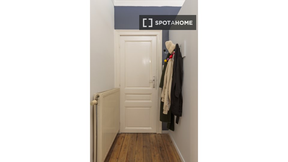 Apartment Brussels, 1 bed, 55m² — photo 1