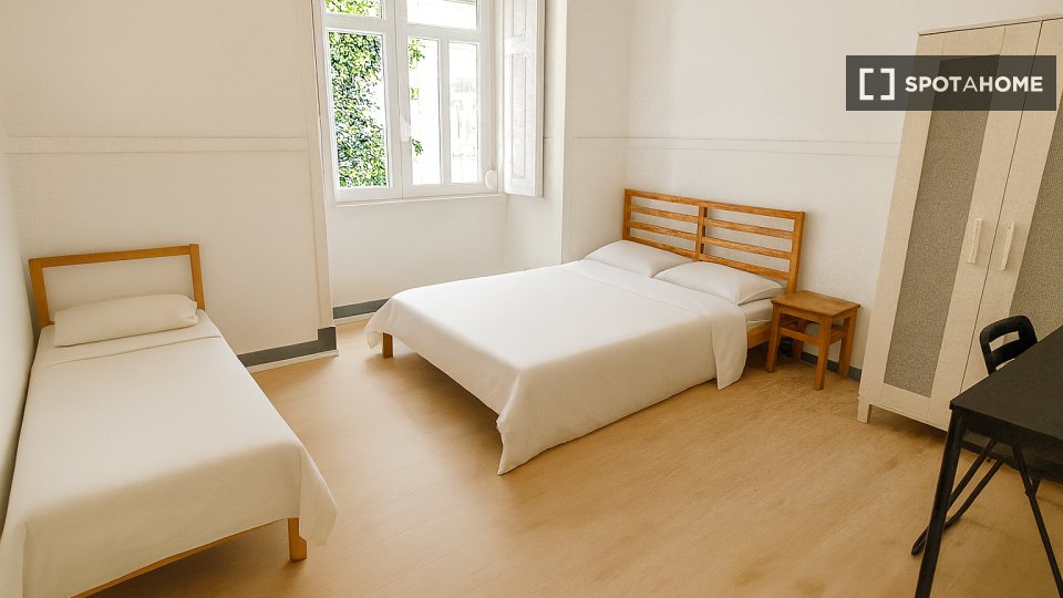 Double room Lisbon, 6 beds — photo 36