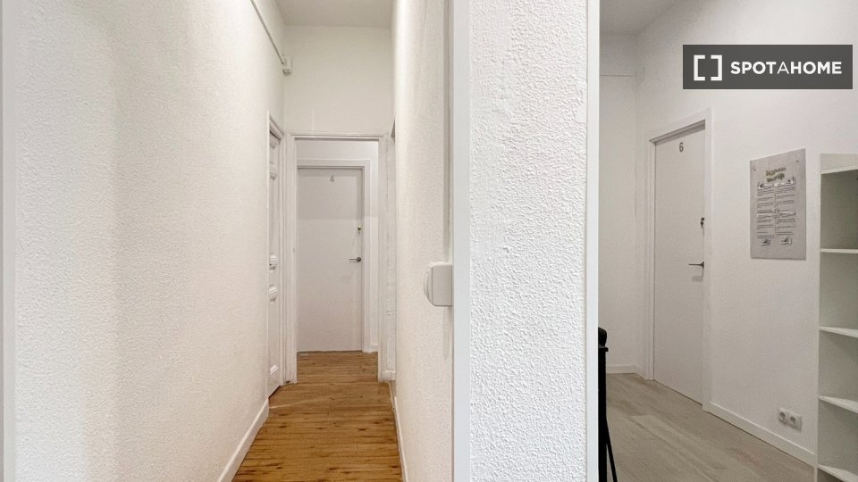 Double room Madrid, 6 beds — photo 9