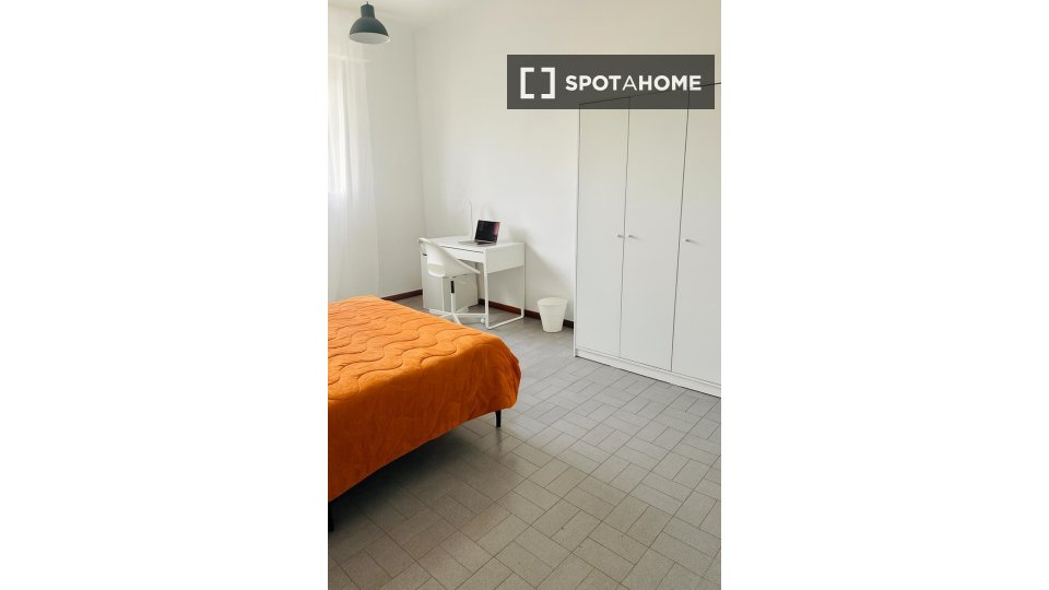 Double room Milan, 3 beds — photo 1