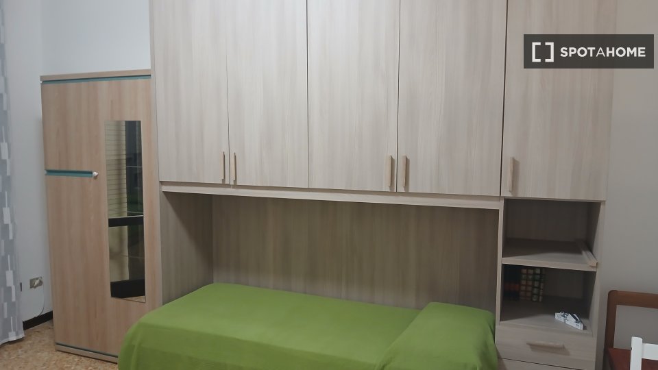 Double room Milan, 1 bed, 16m² — photo 2