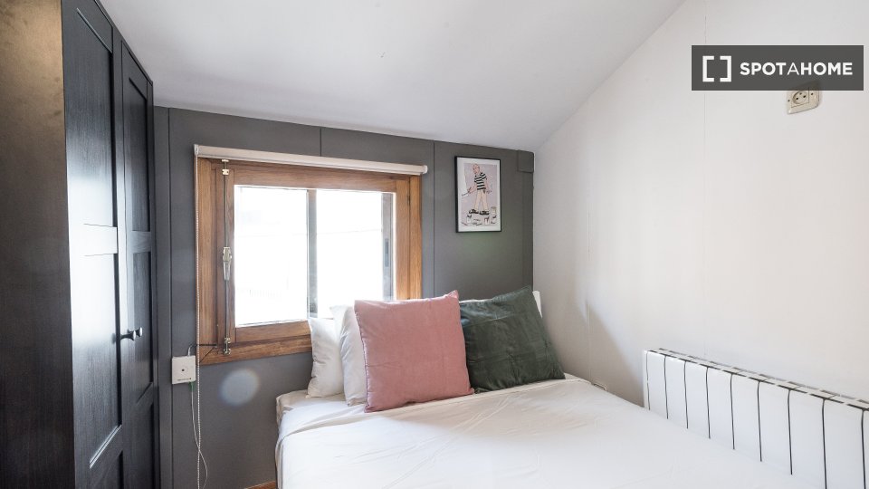 Double room Madrid, 6 beds, 120m² — photo 2