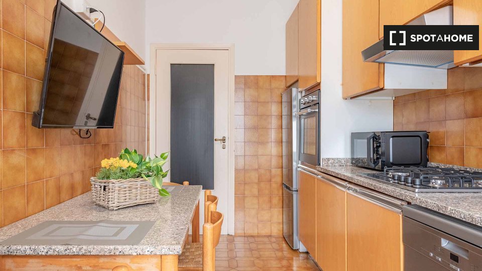 Double room Milan, 4 beds, 90m² — photo 14
