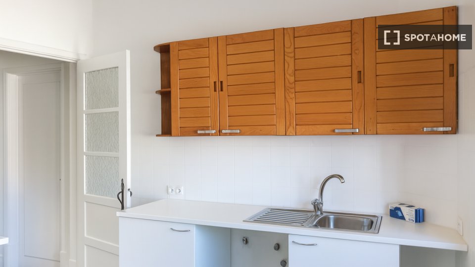 Double room Lisbon, 4 beds — photo 20