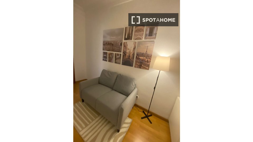 Double room Madrid, 4 beds — photo 9