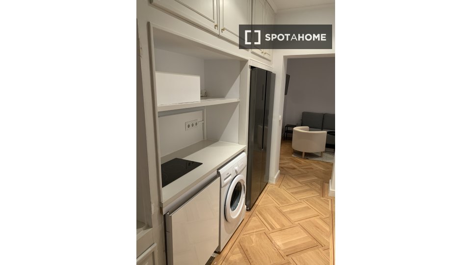 Double room Madrid, 6 beds — photo 10