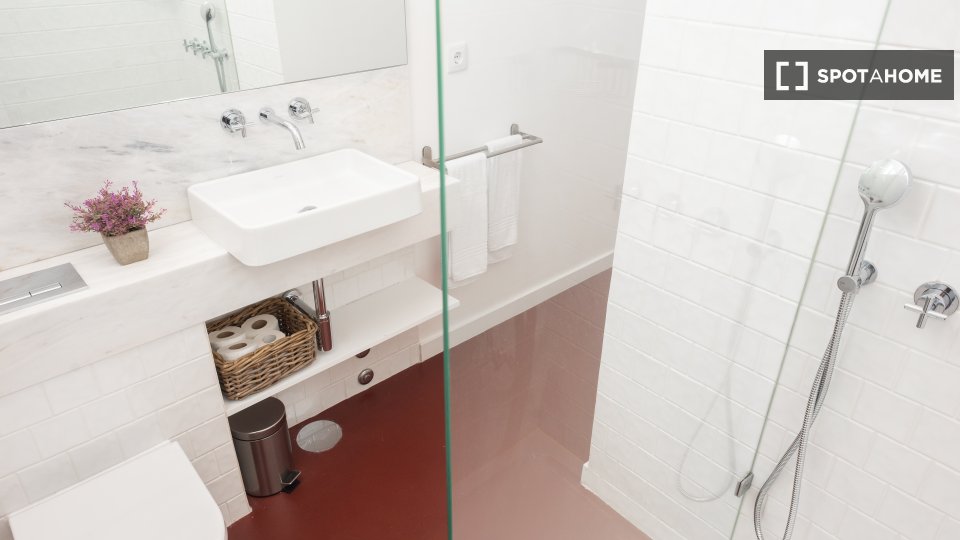 Apartment Porto, 4 beds, 60m² — photo 17