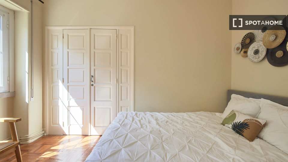 Double room Lisbon, 6 beds — photo 11