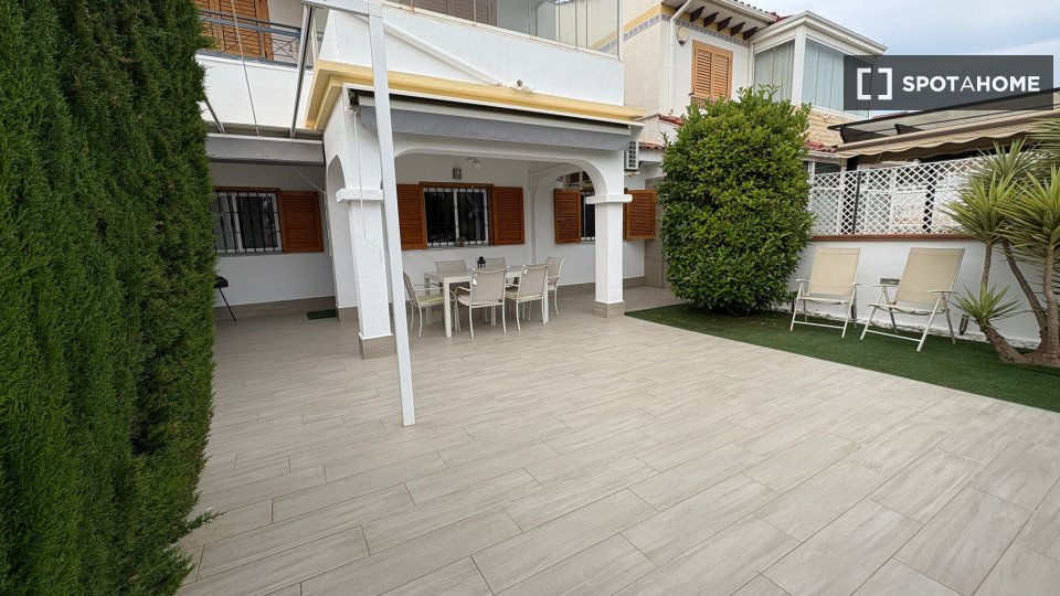 Apartment Alicante, 2 beds, 60m² — photo 10