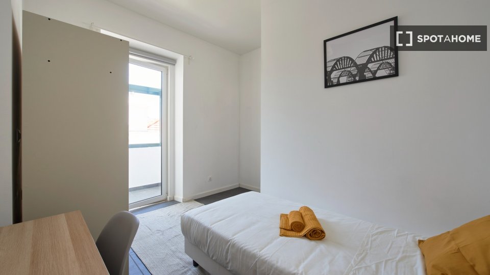 Double room Lisbon, 7 beds — photo 18