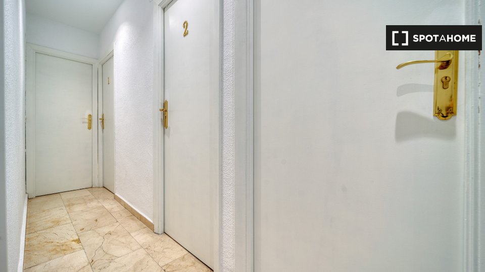 Double room Madrid, 4 beds, 50m² — photo 8