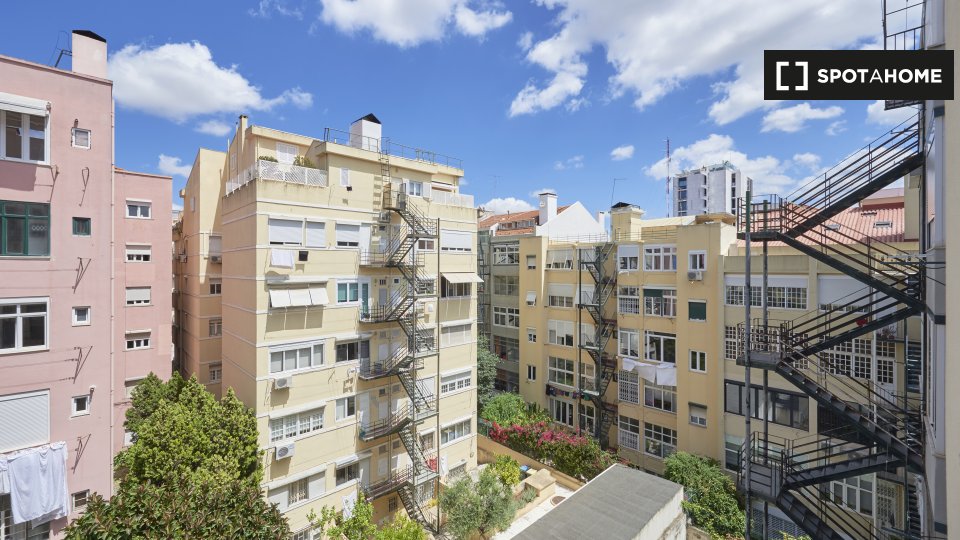 Double room Lisbon, 16 beds — photo 18