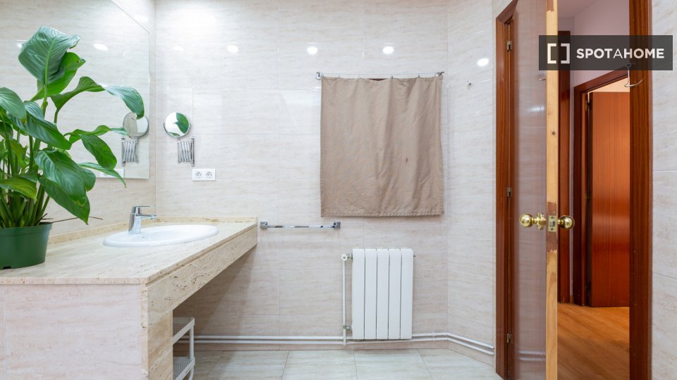 Double room Barcelona, 6 beds, 100m² — photo 6