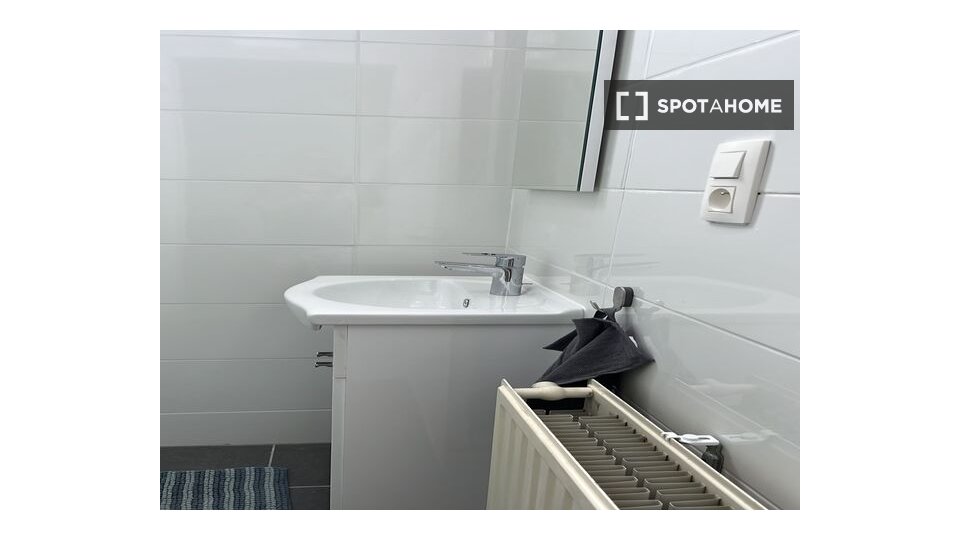 Double room Brussels, 9 beds — photo 1
