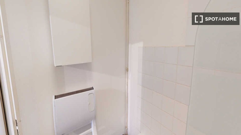 Double room Lille, 3 beds, 60m² — photo 9