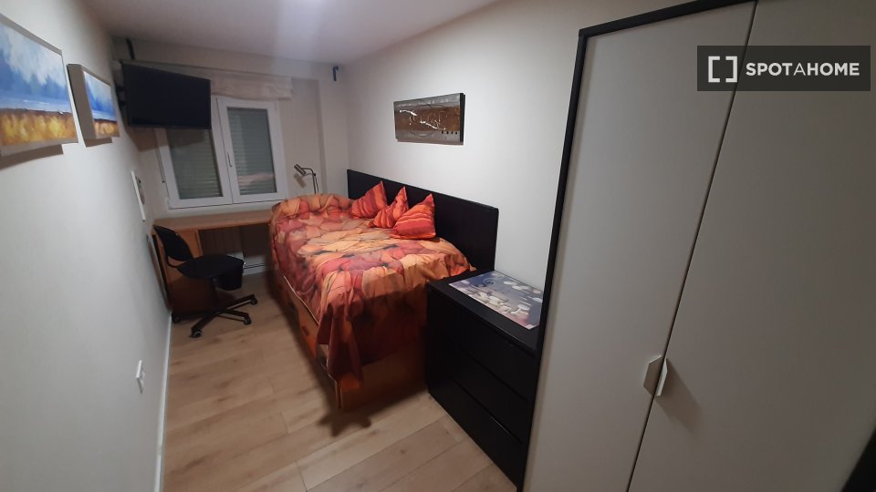 Double room Valencia, 5 beds, 110m² — photo 52
