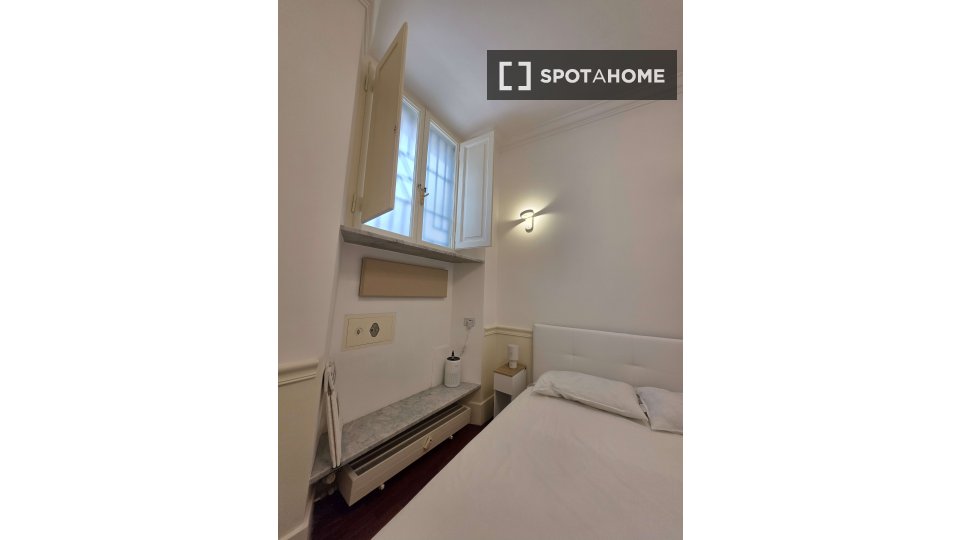Double room Rome, 4 beds, 102m² — photo 14