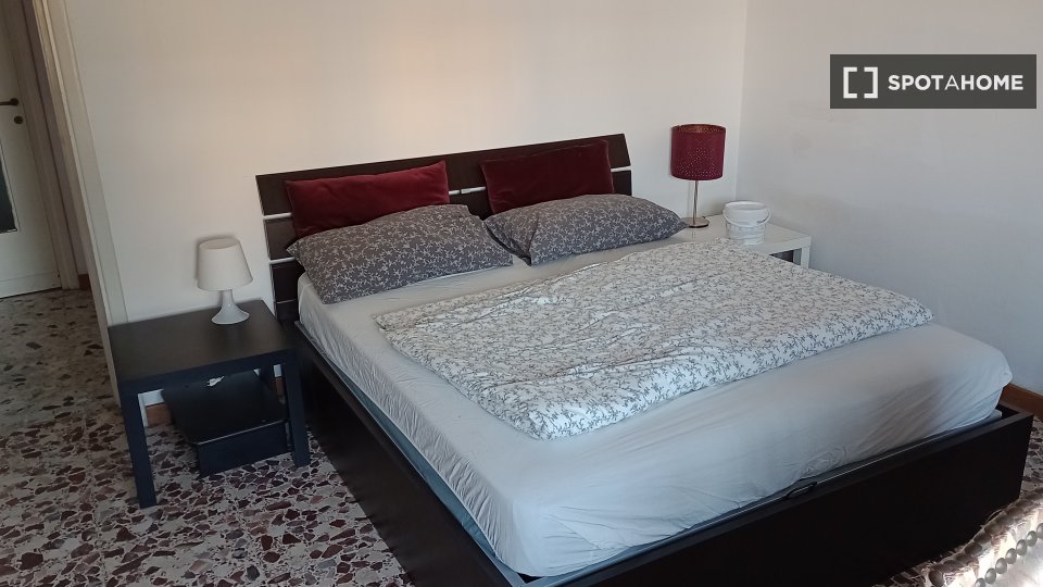 Double room Milan, 3 beds, 100m² — photo 21