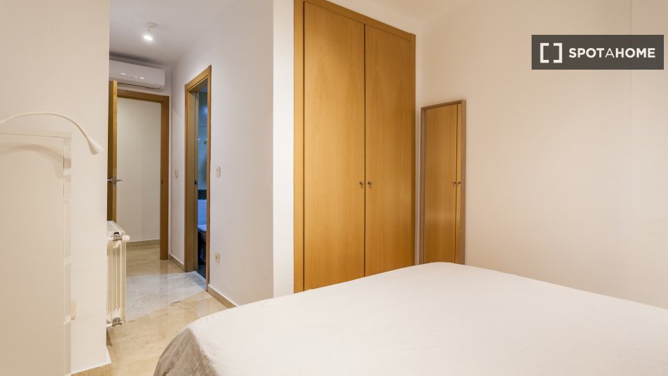 Apartment Valencia, 3 beds, 126m² — photo 18
