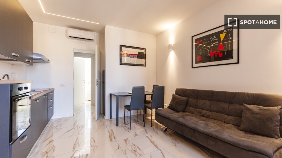 Apartment Milan, 1 bed, 44m² — photo 1