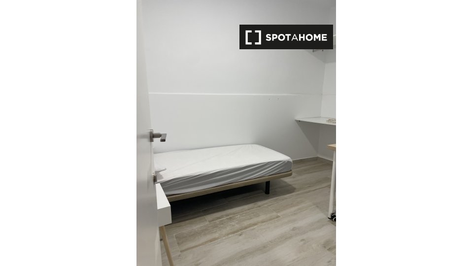 Double room Murcia, 5 beds, 170m² — photo 3
