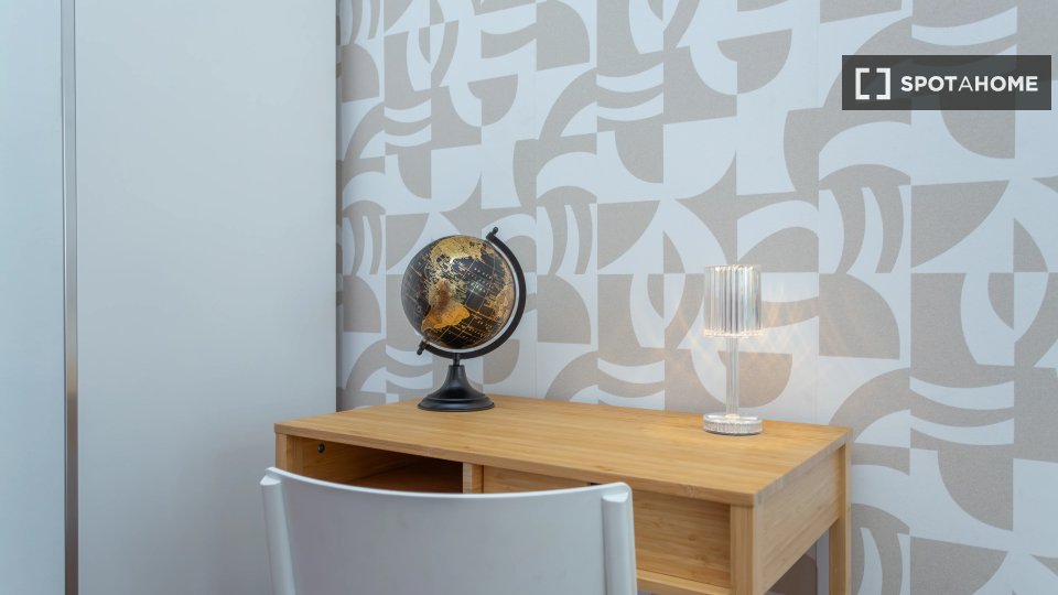 Double room Lisbon, 4 beds — photo 12