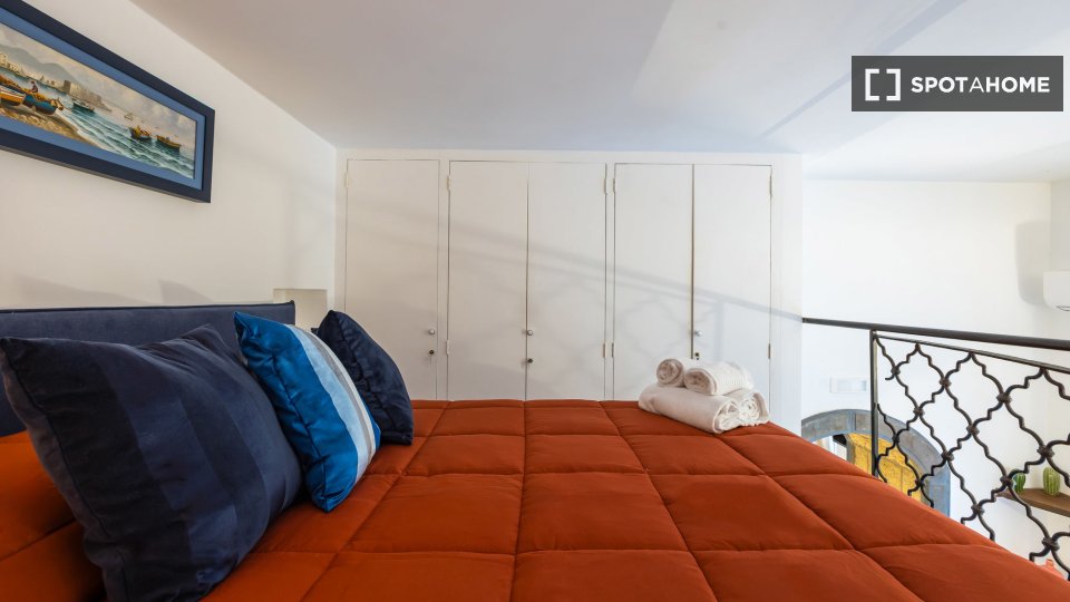Apartment Naples, 1 bed, 70m² — photo 3