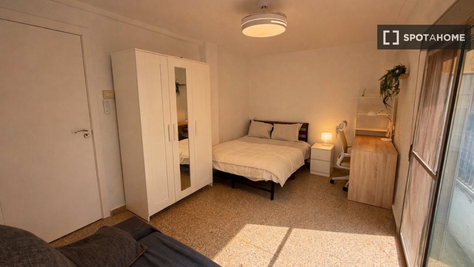 Double room Valencia, 4 beds — photo 8