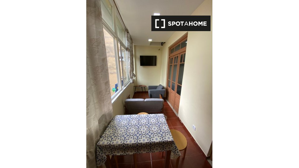 Double room Lisbon, 4 beds — photo 13