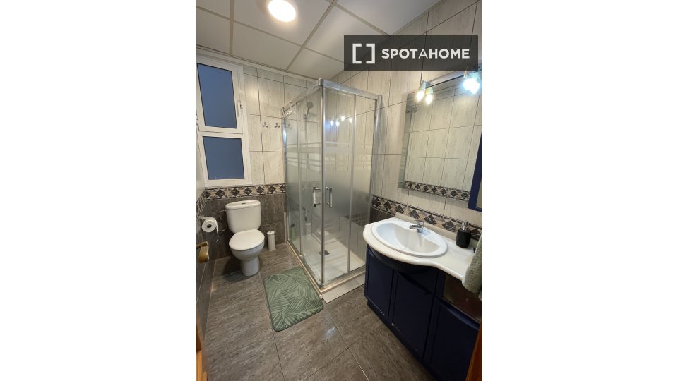 Apartment Valencia, 3 beds, 69m² — photo 26