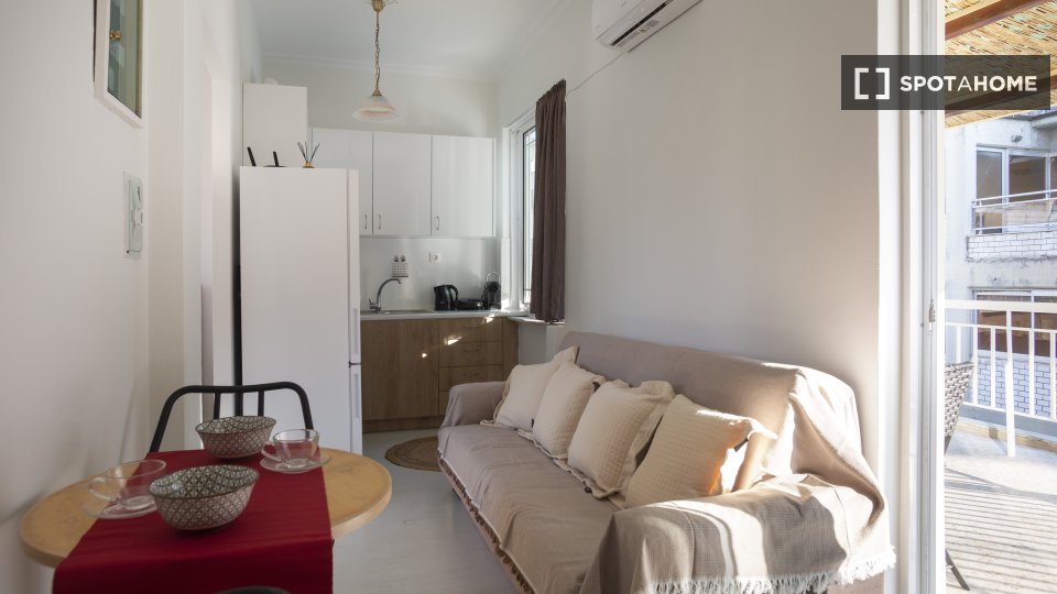 Apartment mono Athens, 28m² — photo 1