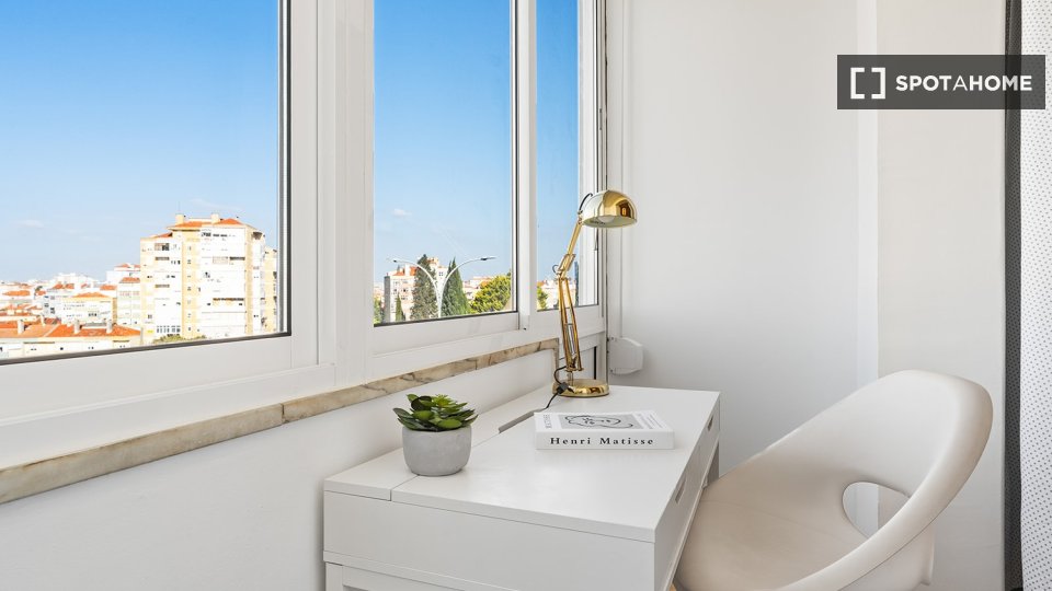 Double room Lisbon, 6 beds — photo 12