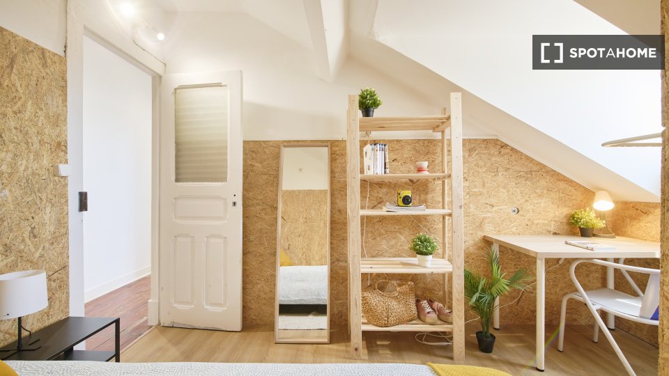 Double room Lisbon, 9 beds — photo 18